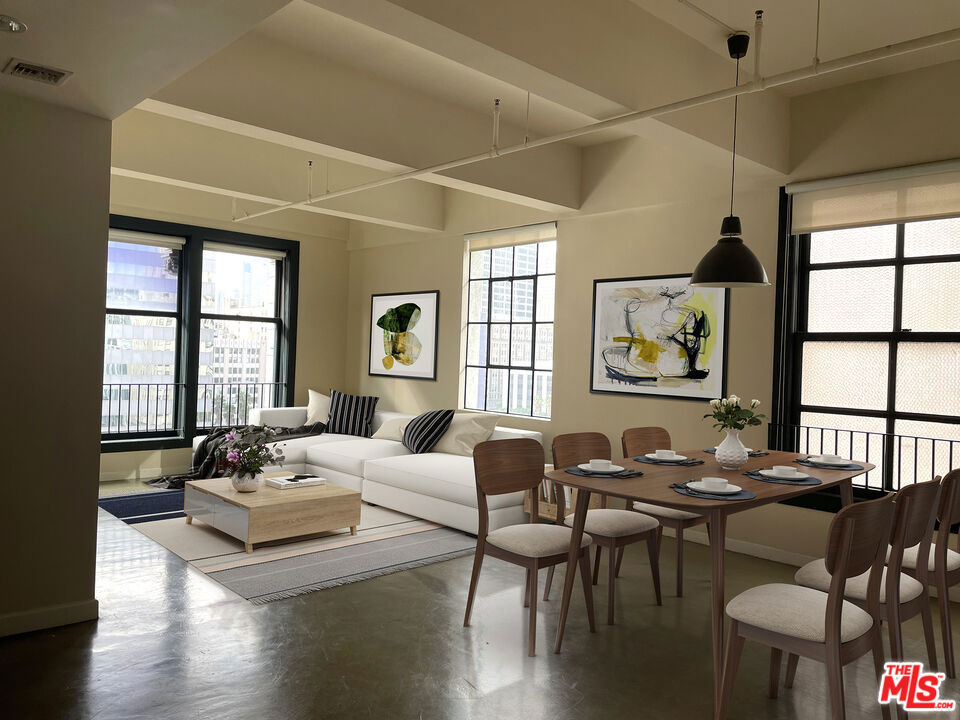 315 W 5th Street - Photo 0