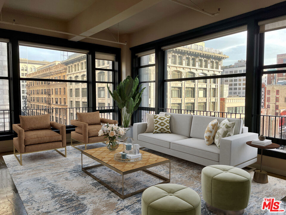 315 W 5th Street - Photo 0