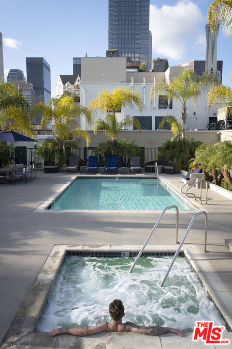 315 W 5th Street - Photo 10