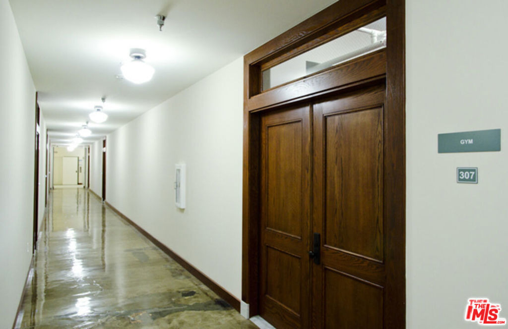 315 W 5th Street - Photo 6