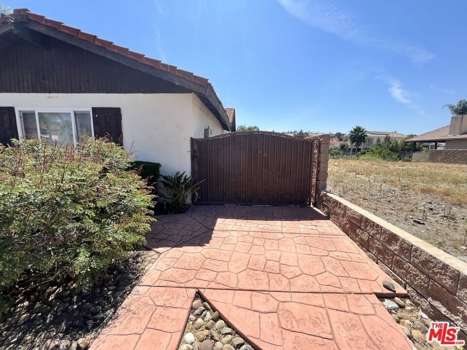 21963 Strawberry Lane - Photo 3