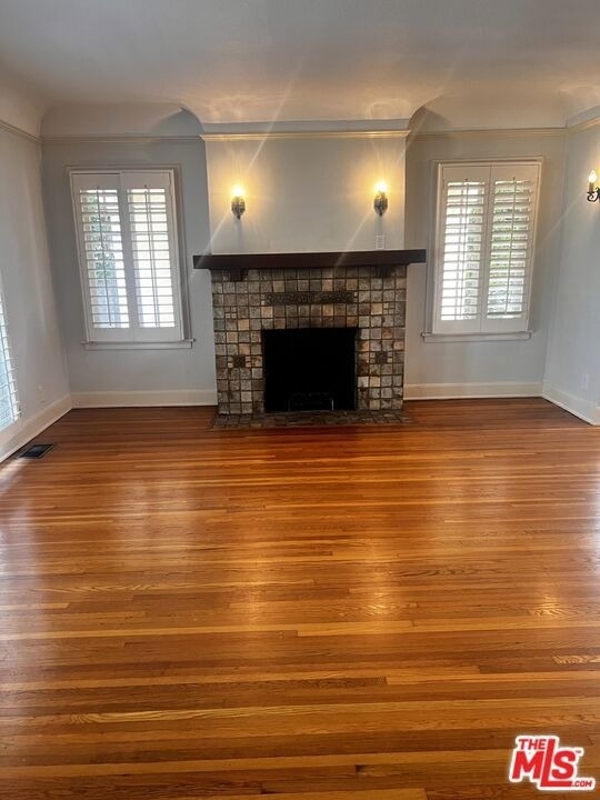153 N Irving Boulevard - Photo 1