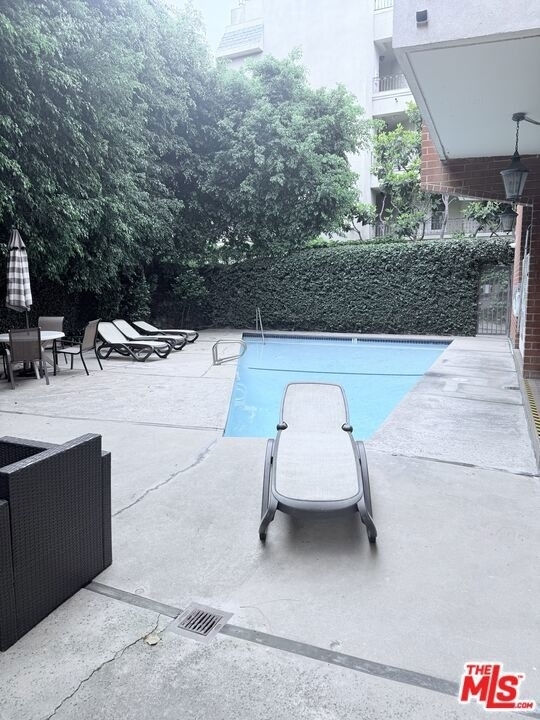 11750 W Sunset Boulevard - Photo 16
