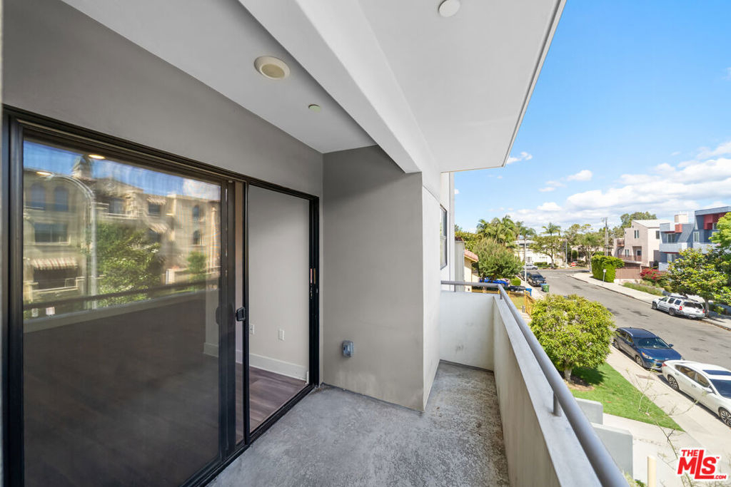 5030 Rosewood Avenue - Photo 10