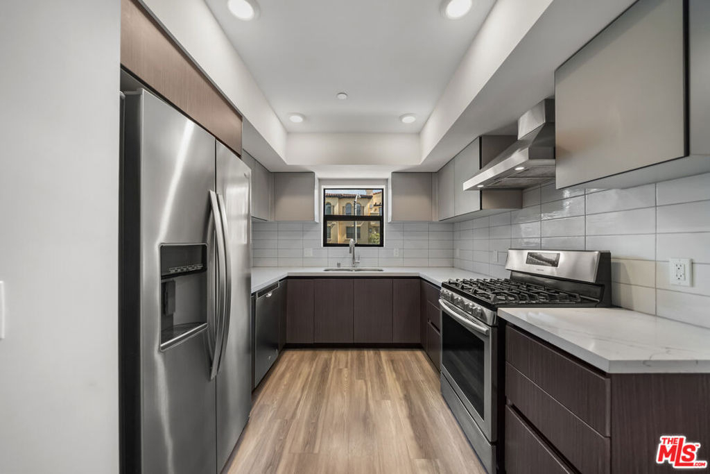 5030 Rosewood Avenue - Photo 4