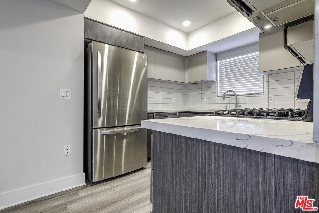 5030 Rosewood Avenue - Photo 3