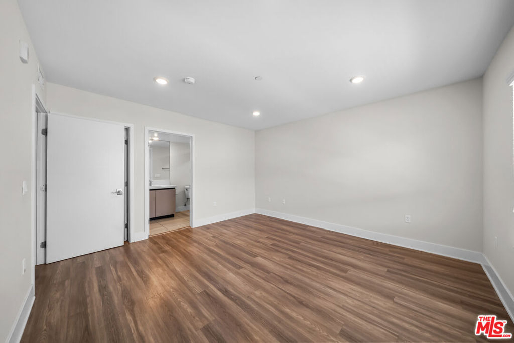 5030 Rosewood Avenue - Photo 16
