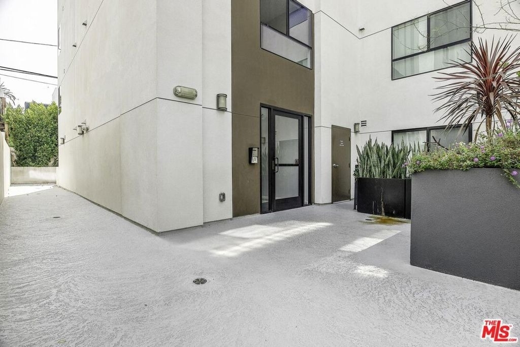 5030 Rosewood Avenue - Photo 20