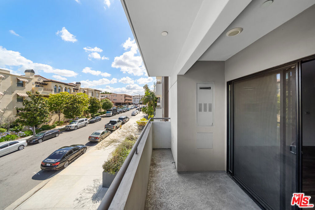 5030 Rosewood Avenue - Photo 11