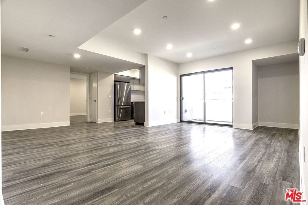 5030 Rosewood Avenue - Photo 1