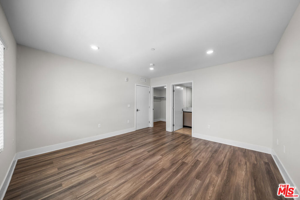 5030 Rosewood Avenue - Photo 15