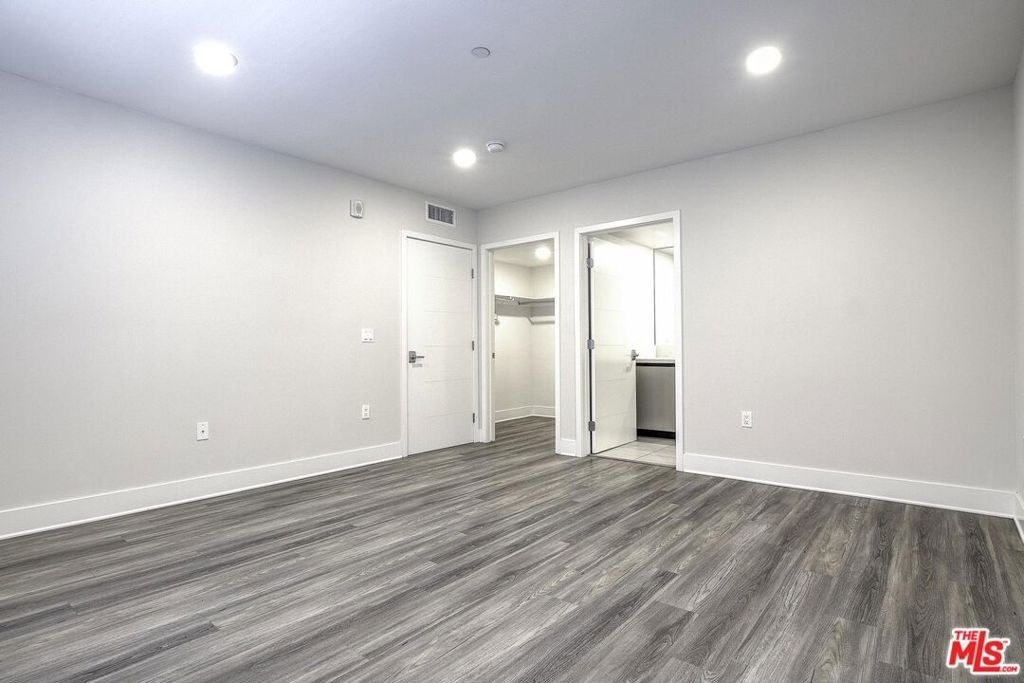 5030 Rosewood Avenue - Photo 9