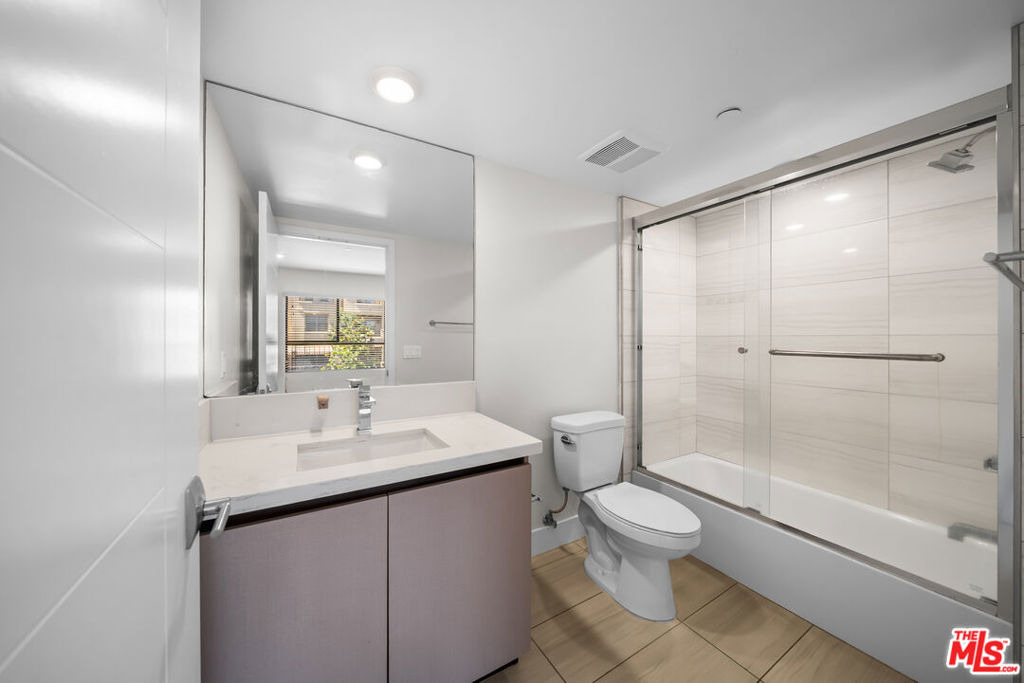 5030 Rosewood Avenue - Photo 18