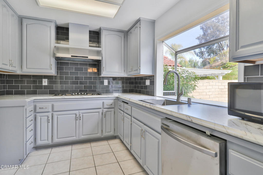 4590 Fern Valley Court - Photo 3