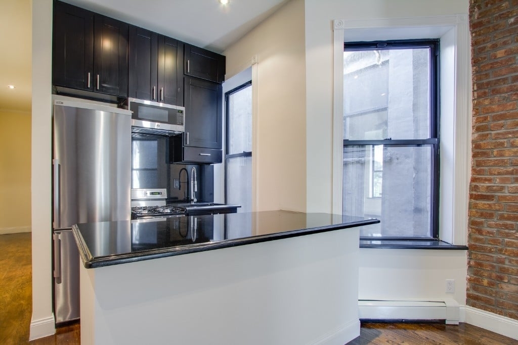 West 103rd Street - Photo 4