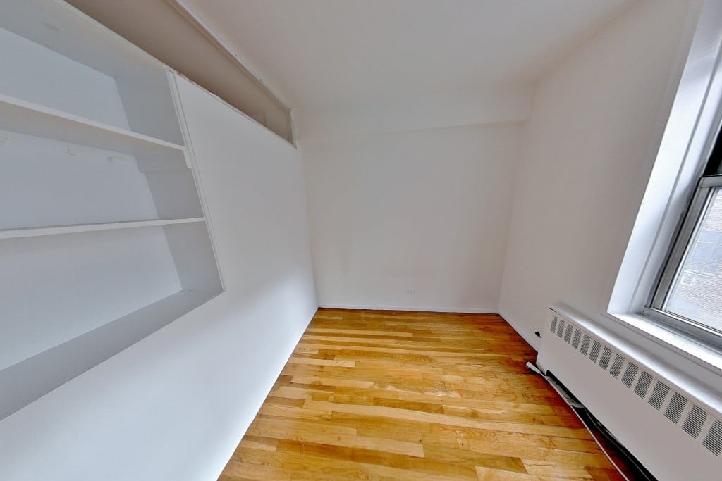 East 58th Street - Photo 2