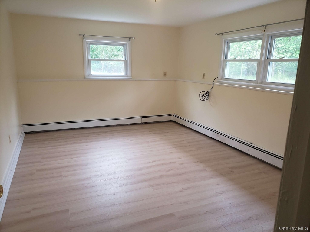 1446 Salt Point Turnpike - Photo 4