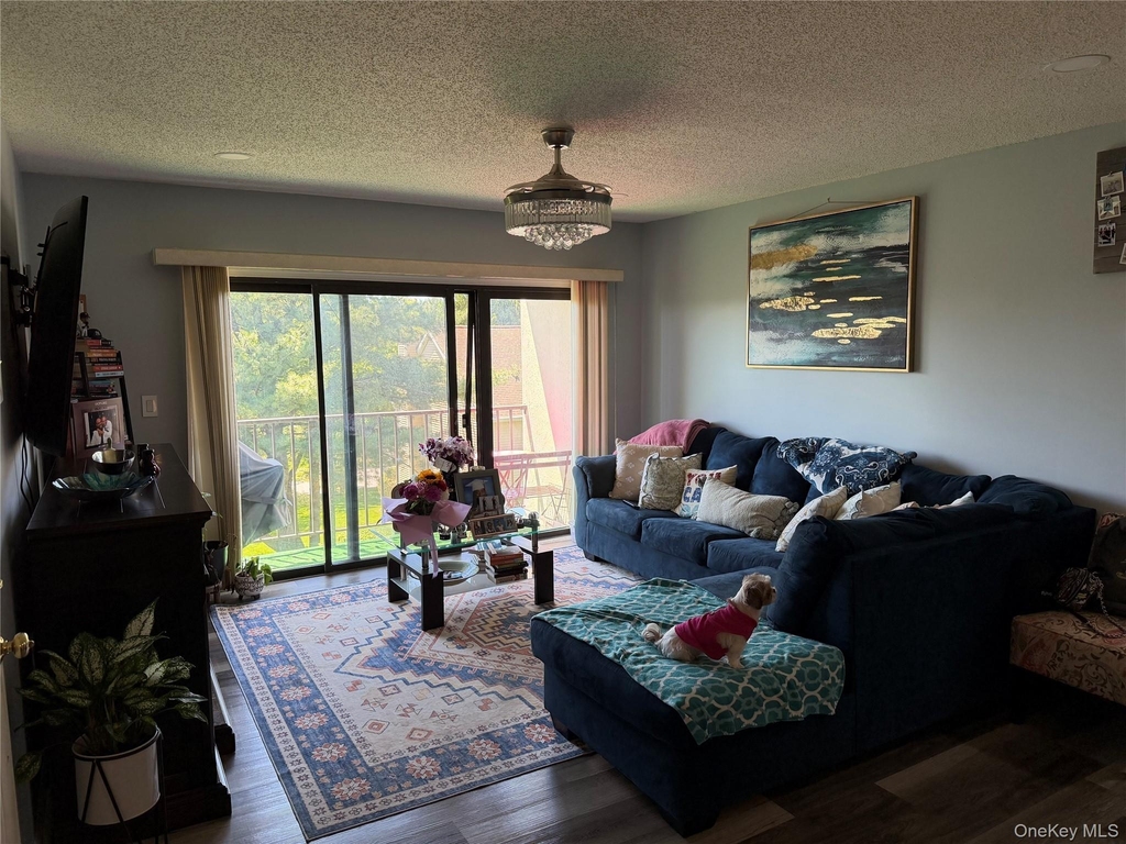 19 Edinburgh Drive - Photo 1