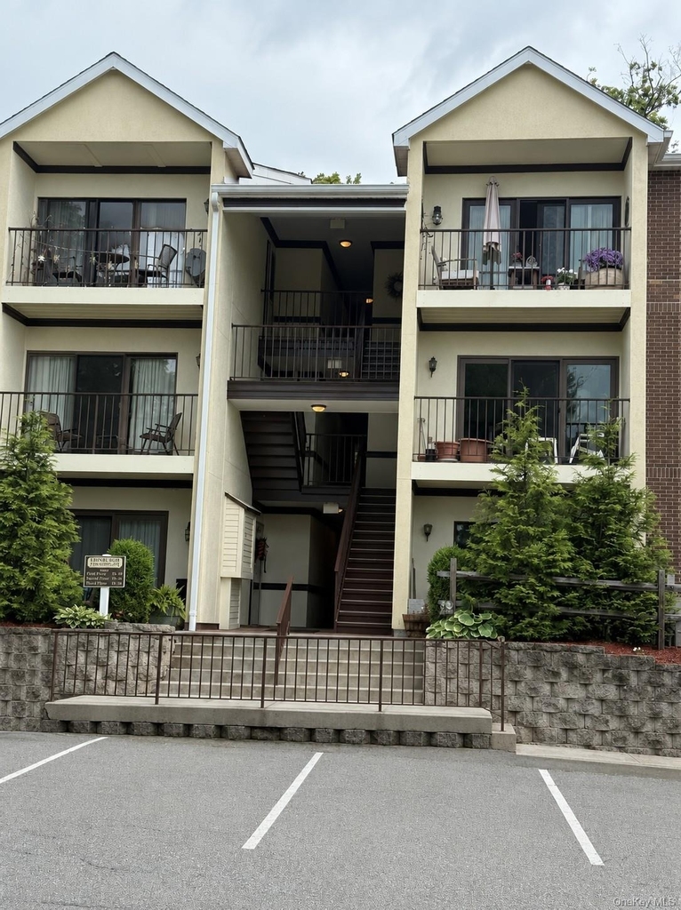 19 Edinburgh Drive - Photo 0