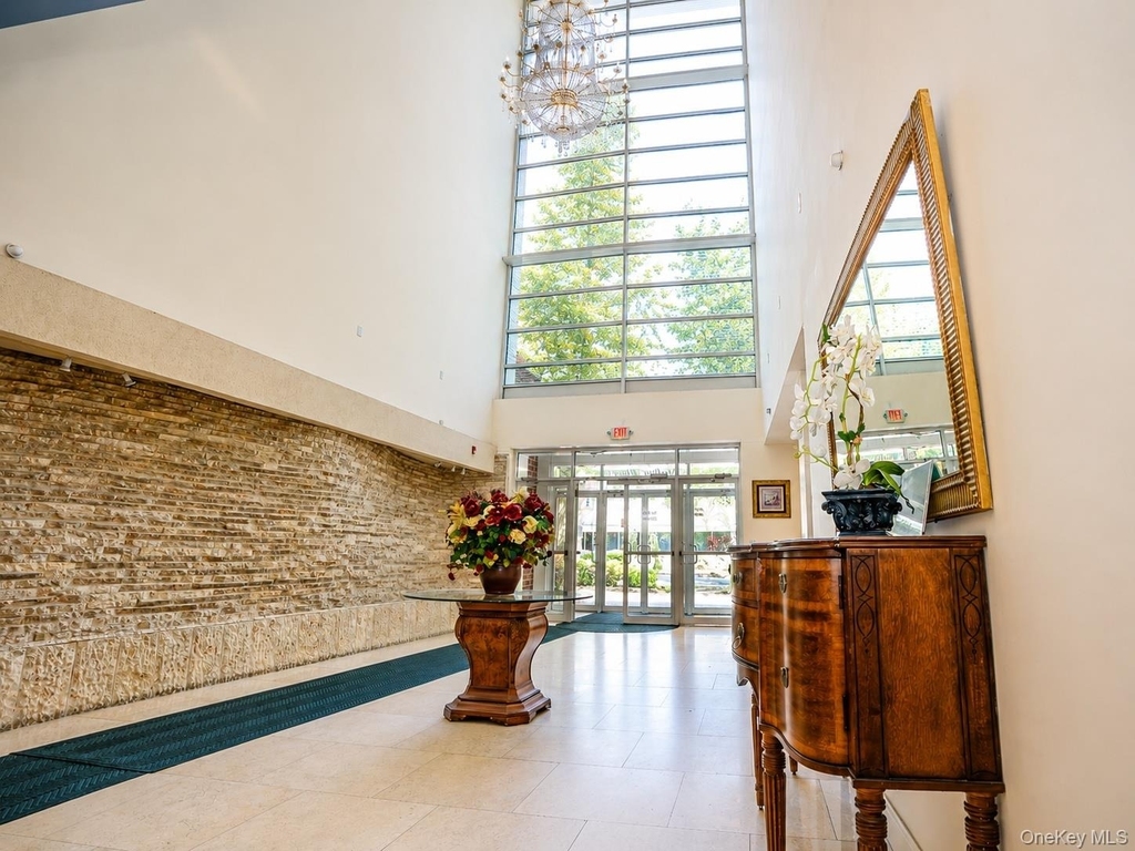171 Great Neck Rd - Photo 2