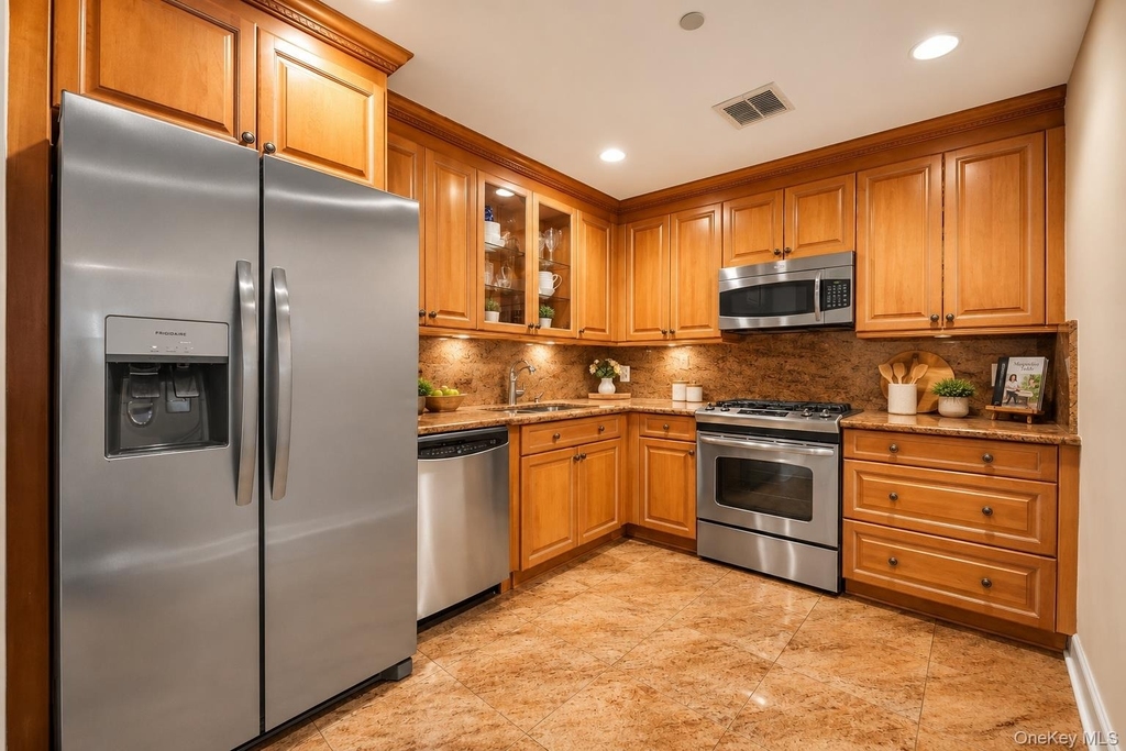 171 Great Neck Rd - Photo 5