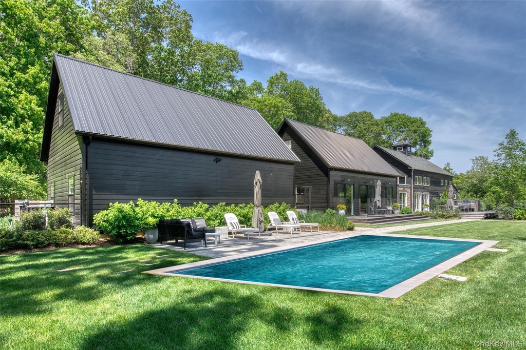 745 Golfview Court - Photo 1
