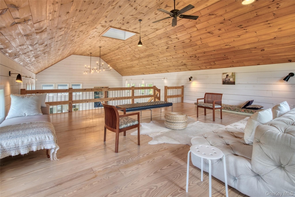745 Golfview Court - Photo 8