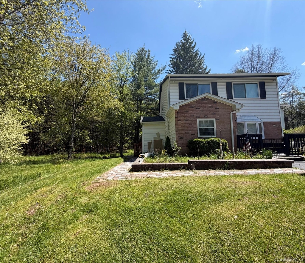 60 Medallion Road - Photo 0