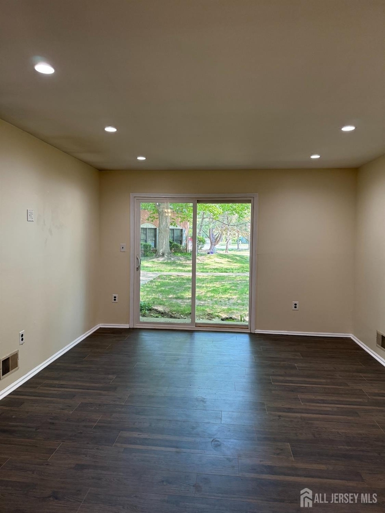 11 Crabapple Lane - Photo 1
