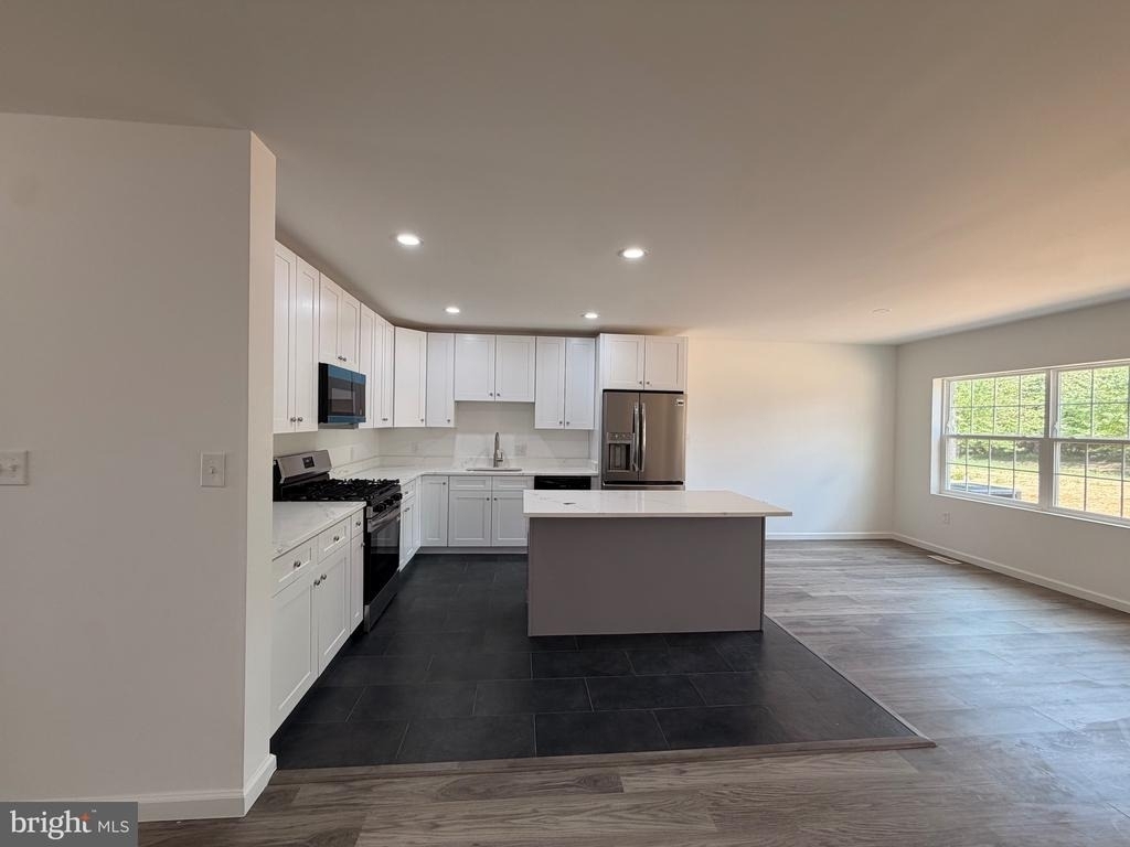 242 Parkside - Photo 1