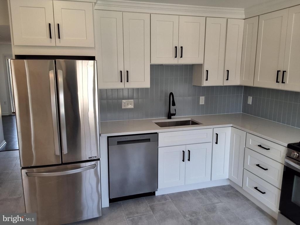 14874 Emberdale Drive - Photo 2