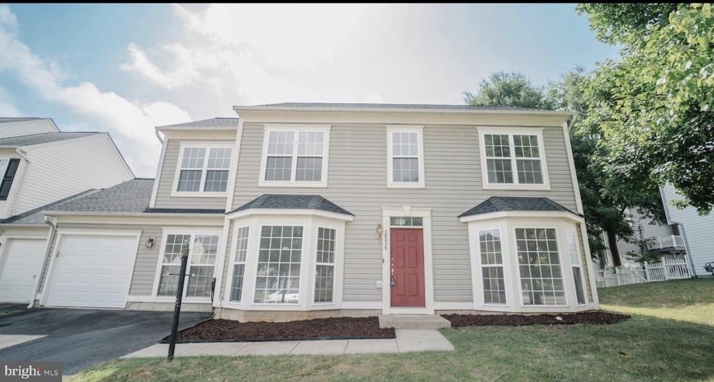 16919 Gentle Wood Lane - Photo 0