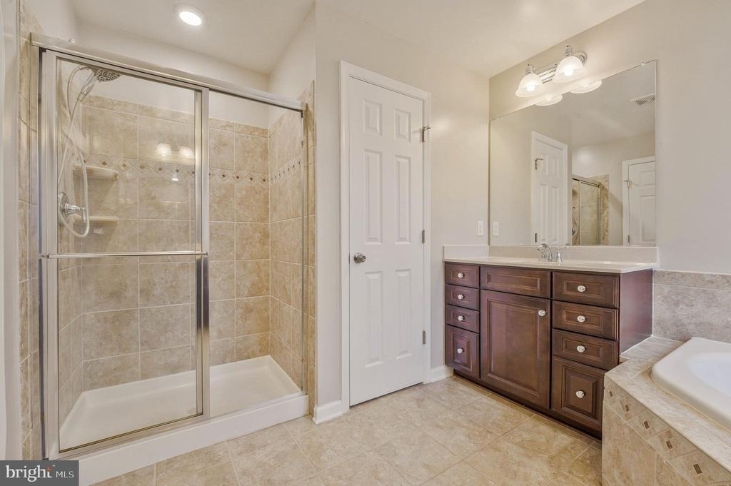 25218 Briargate Terrace - Photo 18