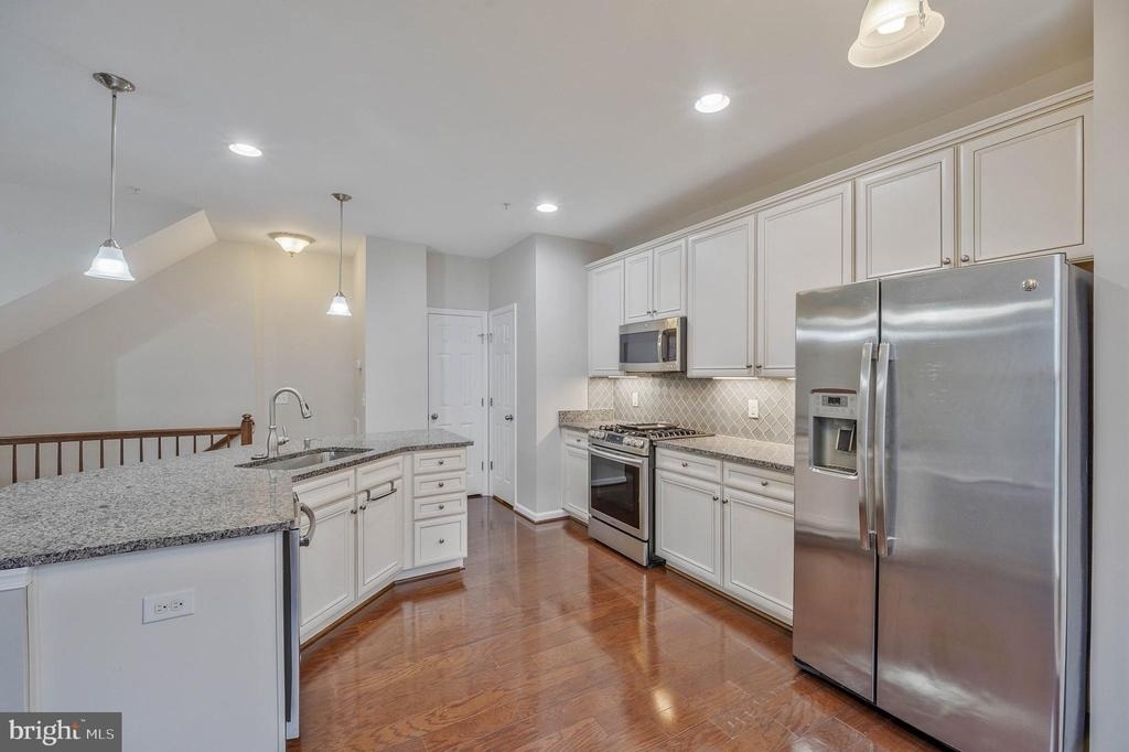 25218 Briargate Terrace - Photo 9
