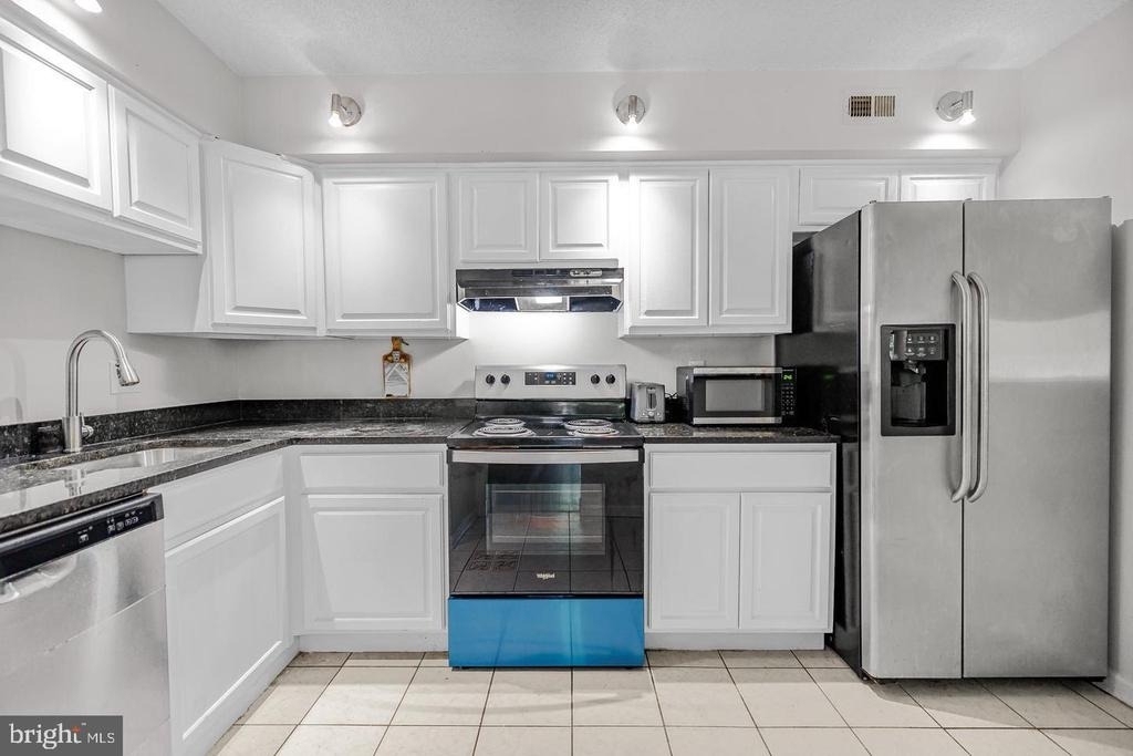 3808 Laramie Place - Photo 9