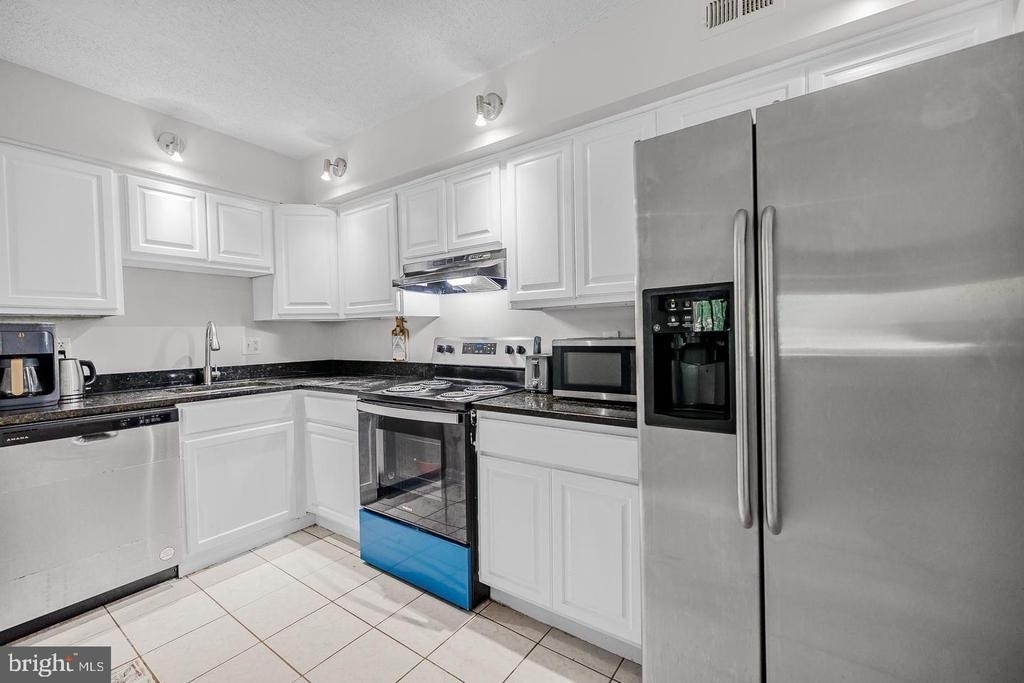 3808 Laramie Place - Photo 10