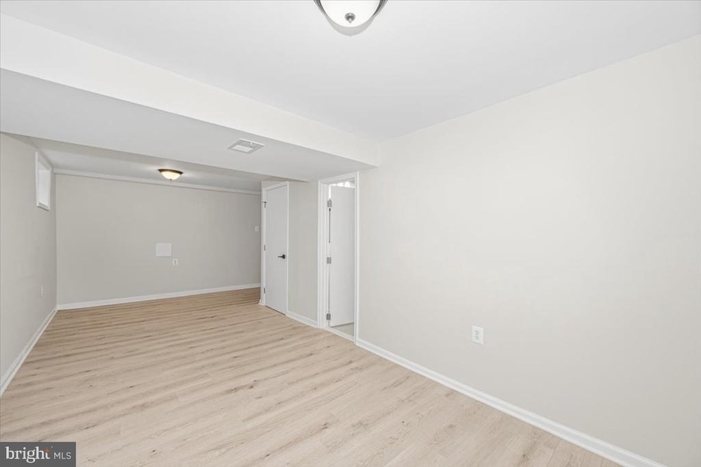 8624 Parliament Drive - Photo 32