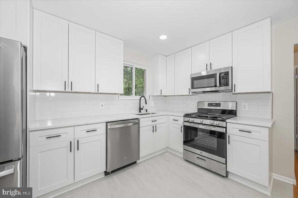 8624 Parliament Drive - Photo 10