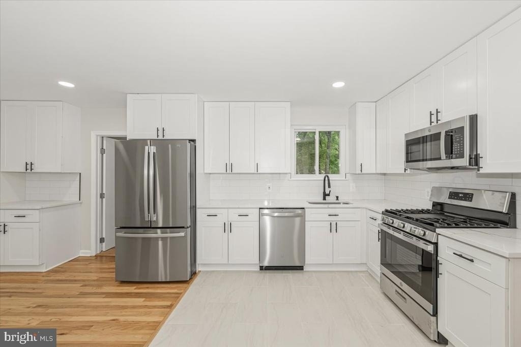 8624 Parliament Drive - Photo 8