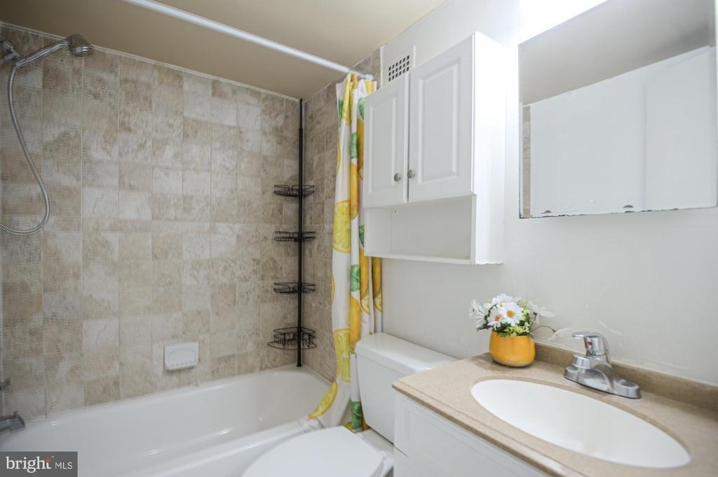 4410 Briarwood Court N - Photo 4