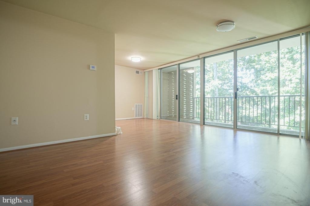 4410 Briarwood Court N - Photo 1