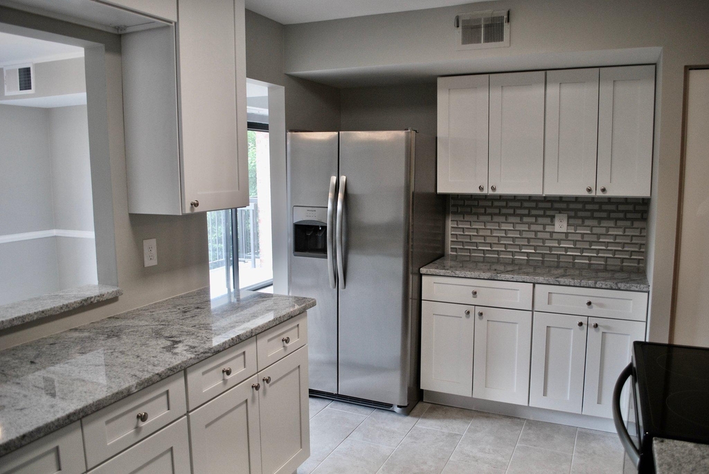 9707 Kings Crown Court - Photo 5