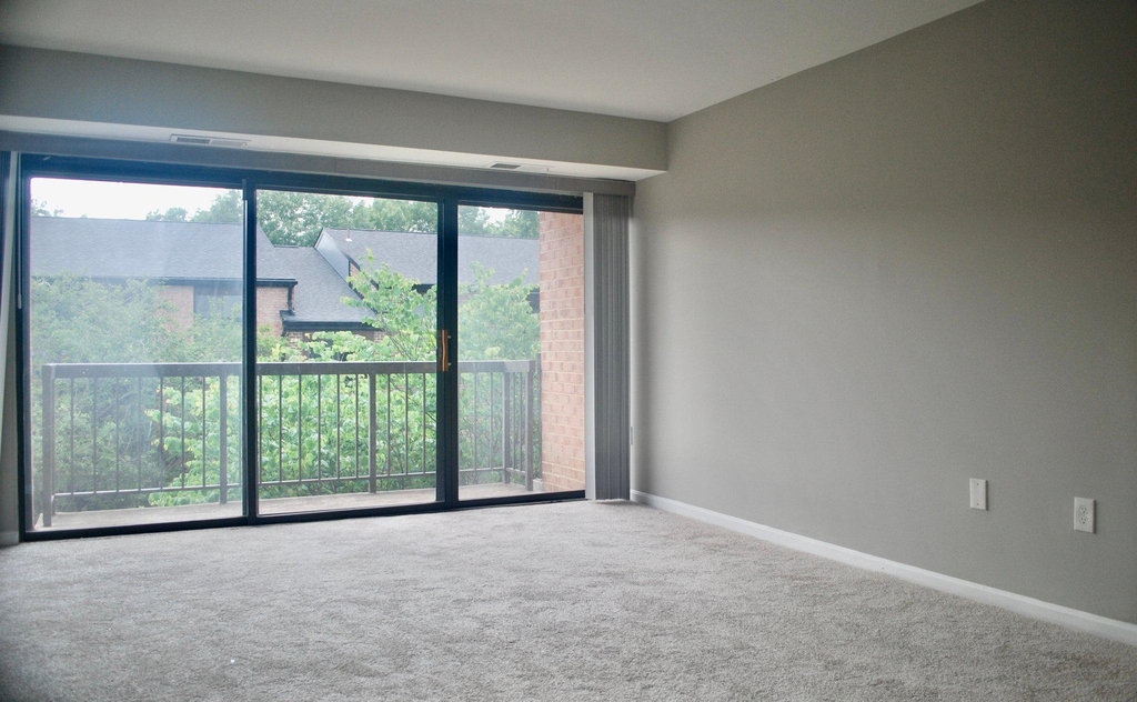 9707 Kings Crown Court - Photo 1