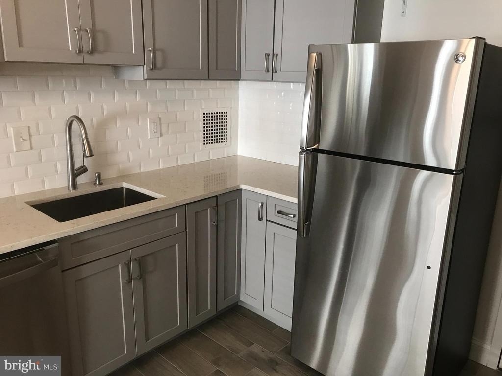 3705 S George Mason Drive - Photo 4