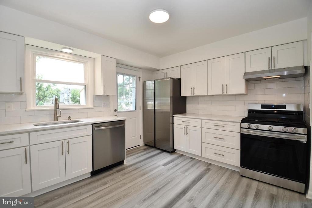 201 Laverne Avenue - Photo 6