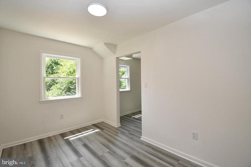 201 Laverne Avenue - Photo 4