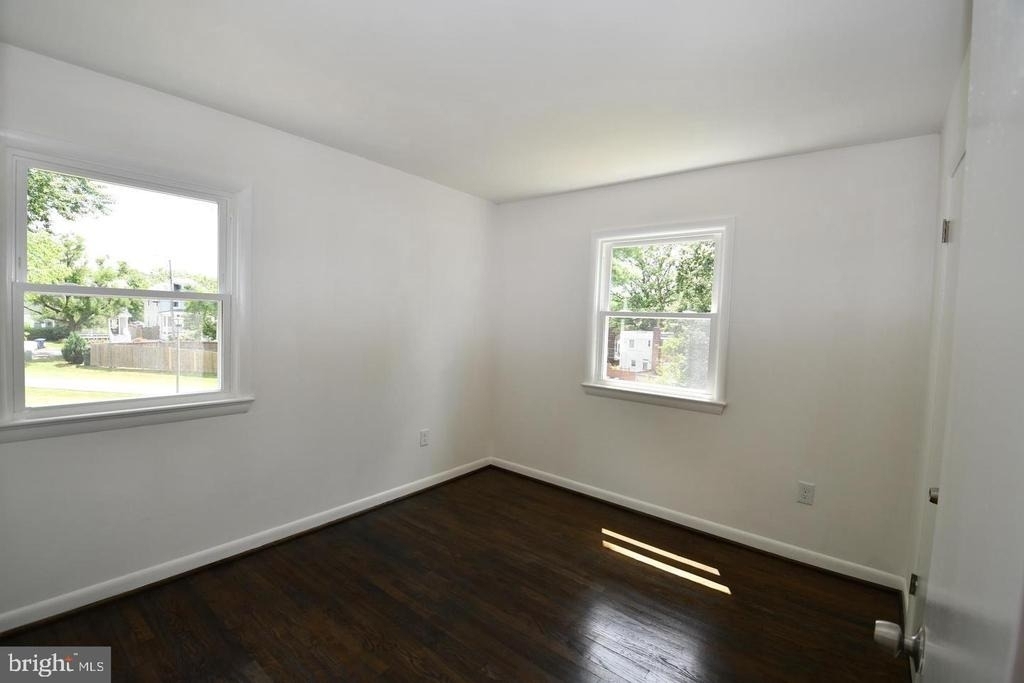 201 Laverne Avenue - Photo 11