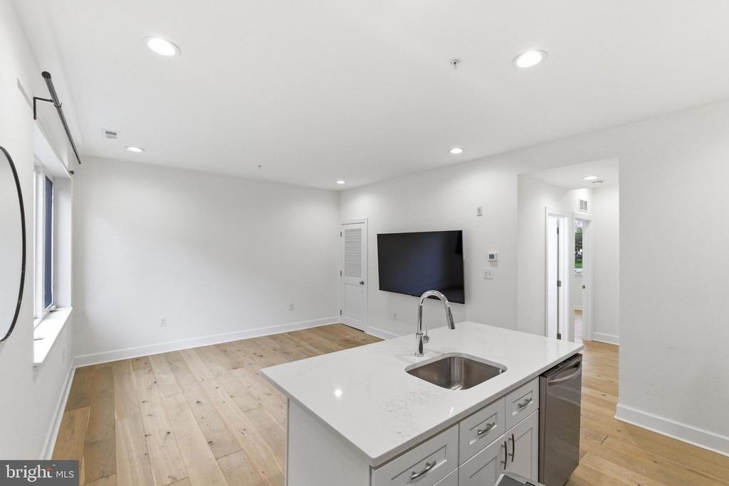 2011 N Reese Street - Photo 2
