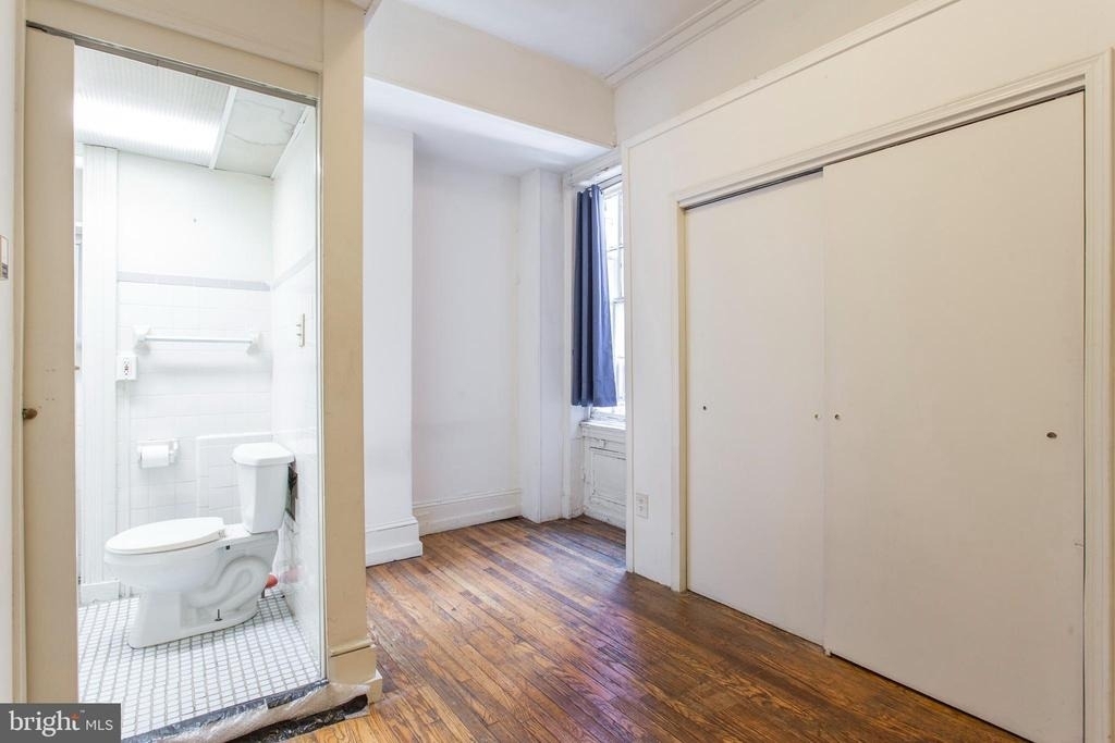 1807 Spruce Street - Photo 10