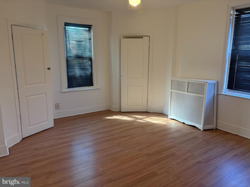 7058 Saybrook Avenue - Photo 3